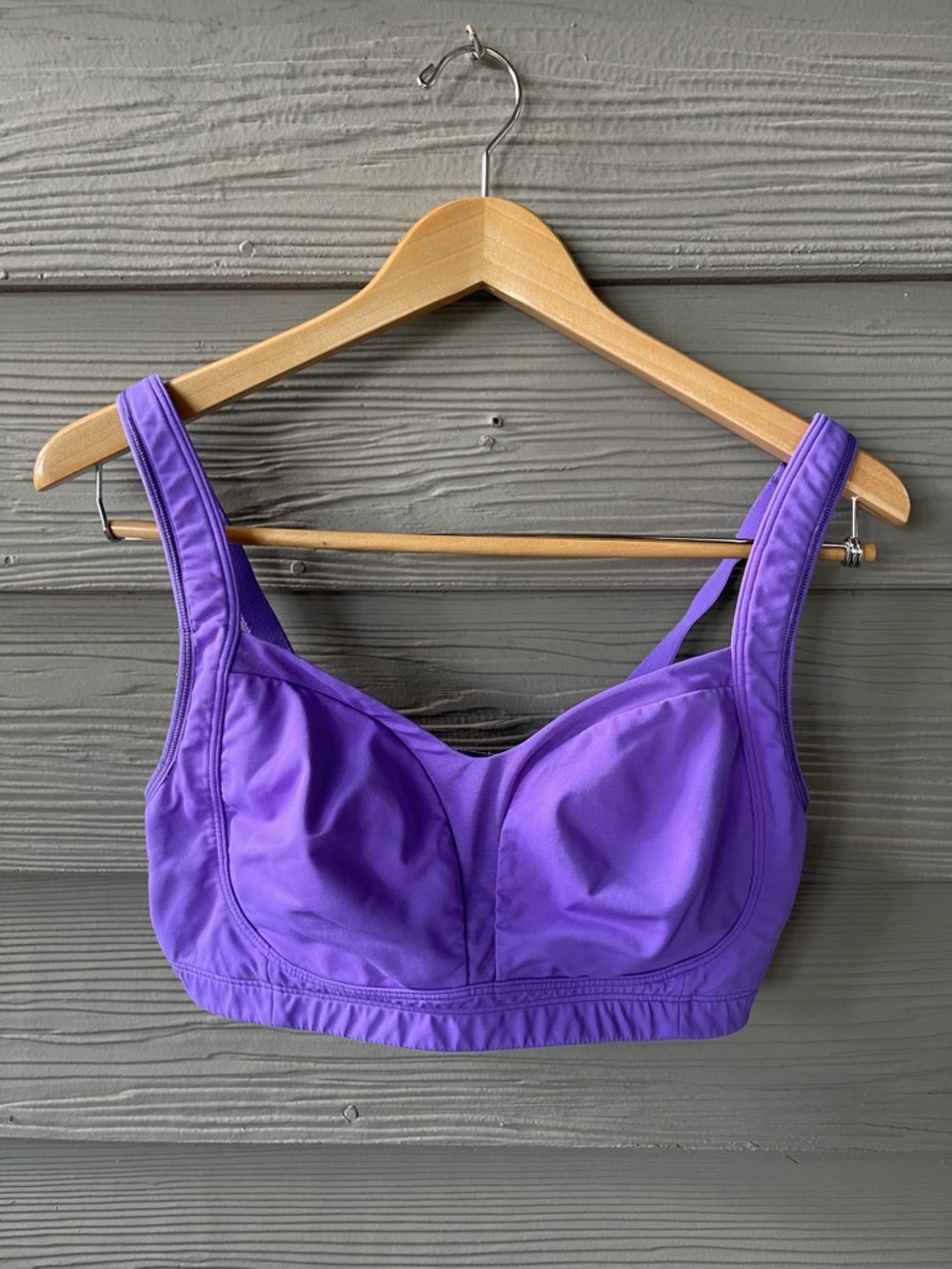 SOLD / Lululemon Sports Bra Purple 36DD Full Support Adjustable